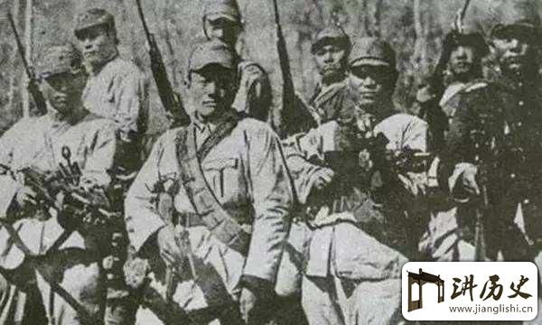 抗日名将杨靖宇 被自己的师长和“儿子”出卖 最终惨死战场