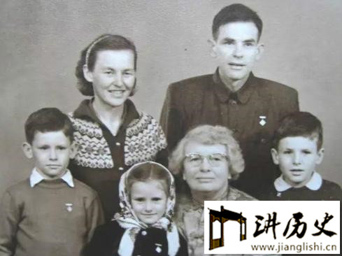 美国叛逃的一位女科学家 前半生在研究原子弹 可为什么后来却到了中国放了几十年的牛？