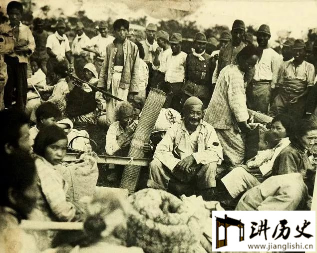 抗战中鬼子进村到底有多少恶行？“花姑娘”不过是日本罪恶的冰山一角