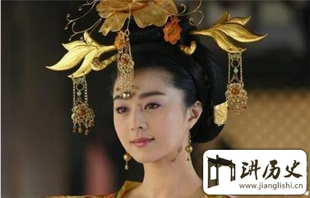 集三千宠爱于一身为何杨贵妃至死也只是个贵妃？