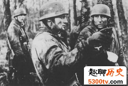 1940年阿登战役：德国坦克翻山让法国防线成摆设