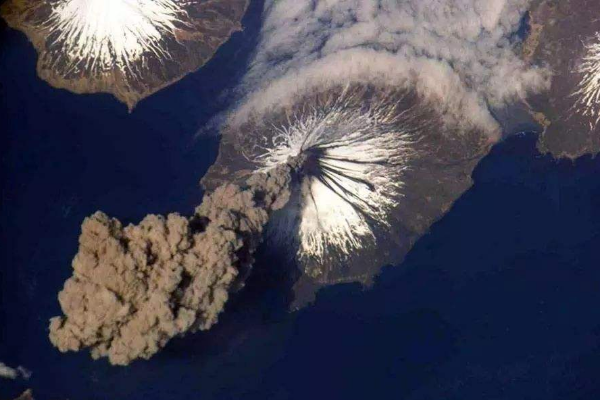 世界十大著名火山 第一最活跃，多次爆发式喷发