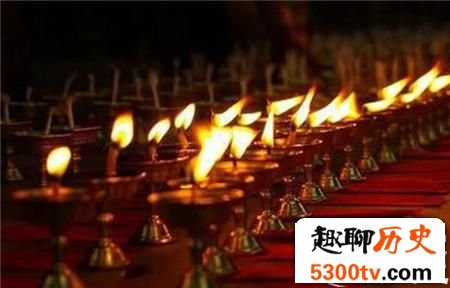 武当山金顶的长明灯 燃烧600年至今没灭过！