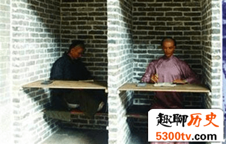 揭历代科举考试如何防范考生的作弊行为？