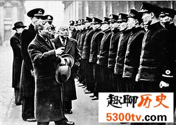 中国军人战斗在诺曼底：指挥开炮千发攻击德军