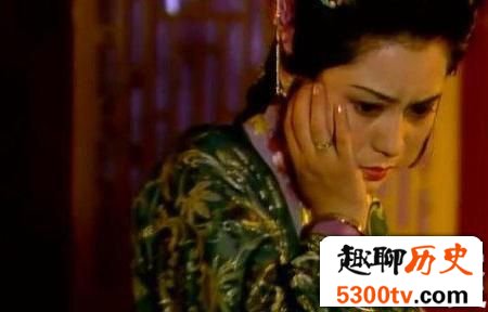 红楼梦中贾政为何偏爱赵姨娘？容貌出众？
