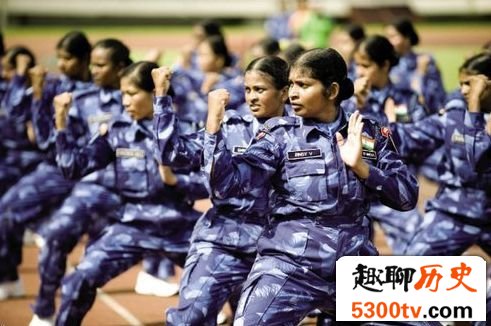 直击各国维和女兵：印度女兵白天晚上双重身份！