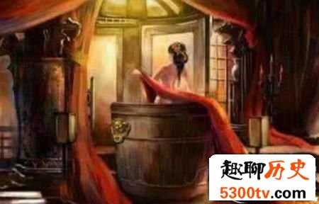 不忍直视！太监李莲英怎么伺候慈禧太后洗澡？