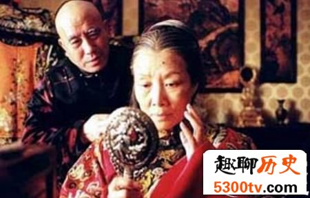 不忍直视！太监李莲英怎么伺候慈禧太后洗澡？