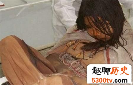 山上挖出500年前献祭少女尸身 皮肤还有弹性!
