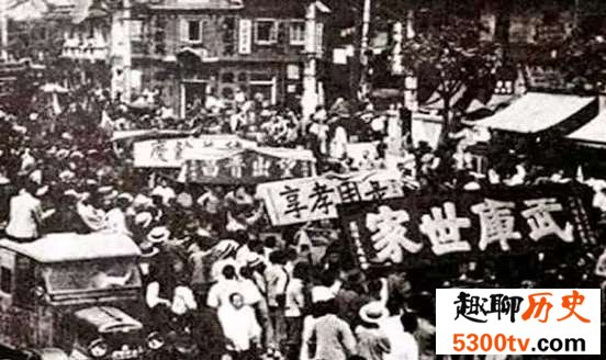万墨林是什么人?是怎么和杜月笙认识的,有什么关系?