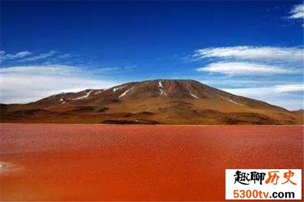 世界十大最奇特的湖泊 死海上榜，沸湖底下像有炉子在加热