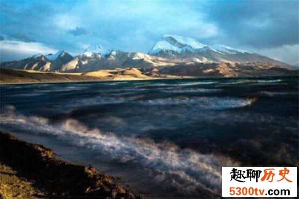 世界十大可怕的河 沸水河和开水没区别，第三有放射性物质