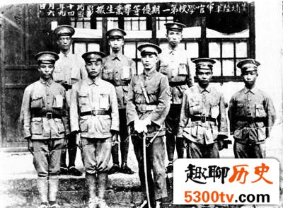 红军战史上第一次歼灭敌军整师的天才将领是谁？