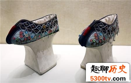 趣闻：古代中国女子也流行穿“高跟鞋”
