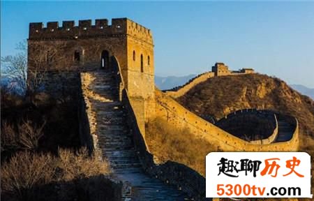 秦始皇修长城抵抗匈奴 为什么明朝也要修建长城
