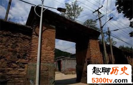 一村子世代守护后妃墓 乾隆看到这句话不敢动