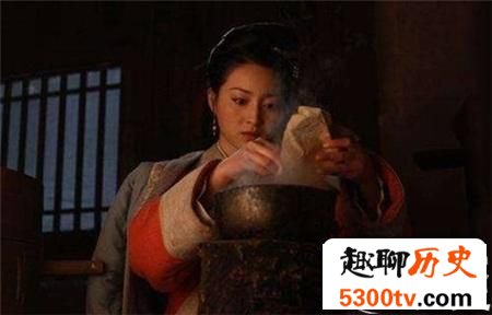 西门庆利用哪两个女人聚敛了人生第一笔财富