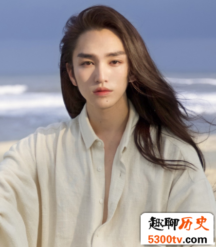 相士说一个丑女能生儿子，司马昱闭着眼睛就是干