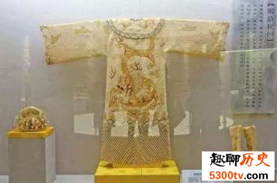 古代皇帝的龙袍可以洗吗？龙袍是什么材质的