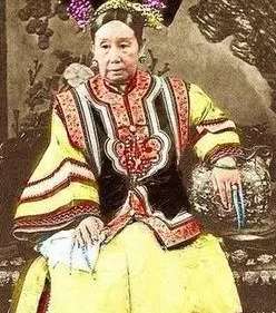慈禧亲妹妹婉贞,后半生凄惨无比