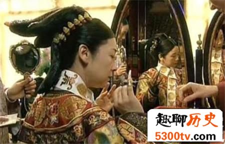 慈禧不能容忍汽车司机坐她前面 让其跪着驾驶