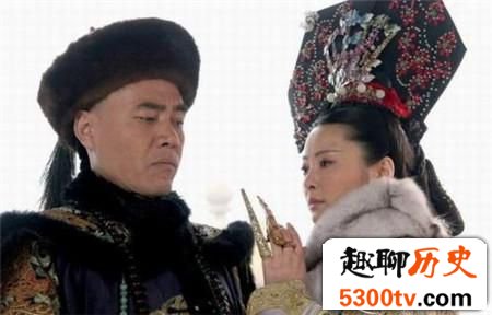 咸丰死后恭亲王为幽会慈禧竟男扮女装进入后宫