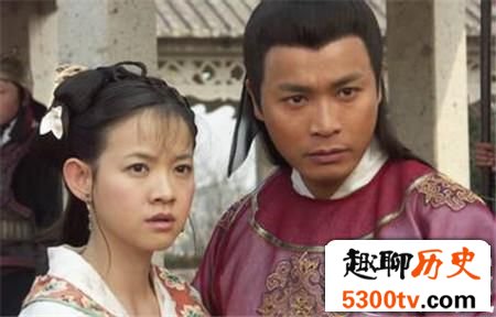 为了明哲保身 这位王爷终日坐在马桶上装疯卖傻