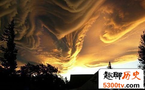 自然界超自然的现象:新疆上空惊现神秘天象图