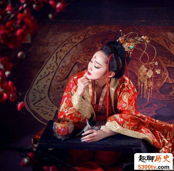 历史上苏东坡为何会喜欢一个叫“盼盼”的妓女?有何原因?