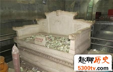 万历皇帝陵寝：三百年后被掘的报应之谜