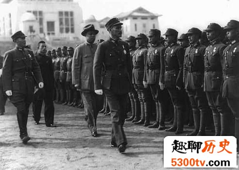 武汉会战：蒋介石和他夫人险些死在了自己人的手里