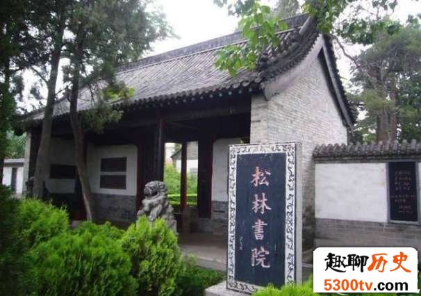 都准备欢迎状元回乡,状元却暗自化装骑驴进城