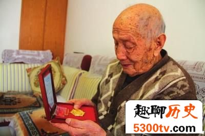 93岁老兵忆百团大战眼角挂泪花：牺牲战士多啊