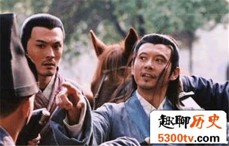 蔡伦发明了纸 此人却用纸打造了一件装备！
