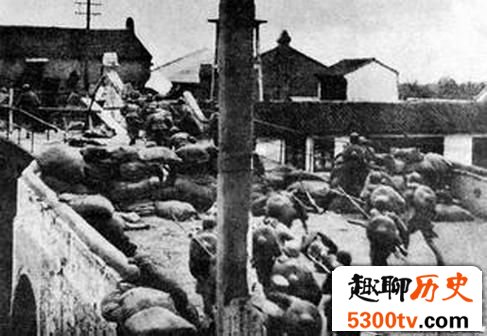 最令日军胆寒的战役:民兵身绑炸药誓死保卫家国