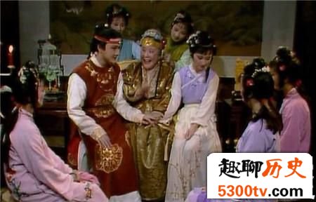 《红楼梦》中的贾府是如何从一片向荣走向灭亡