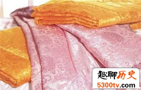 在古代没有棉花之前人们冬天都盖什么取暖?
