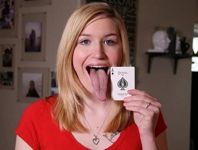 世界舌头最长的女人