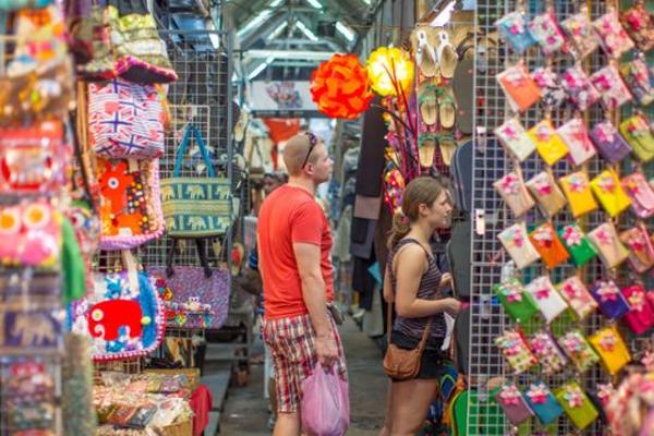 世界最大的跳蚤市场之一，号称曼谷淘宝胜地，今成网红打卡地