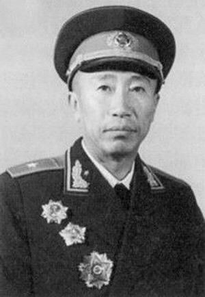 
元帅大将上将中将少将中，第一名和最后一名，各有什么故事？