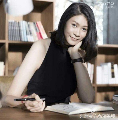 12头身美女,艾媞博柯娃·莎宾娜(腿长120厘米)