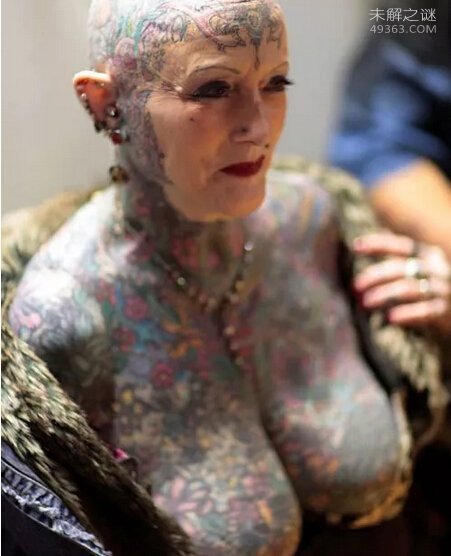 世界十大最疯狂的纹身,美国女子展示肛门纹身