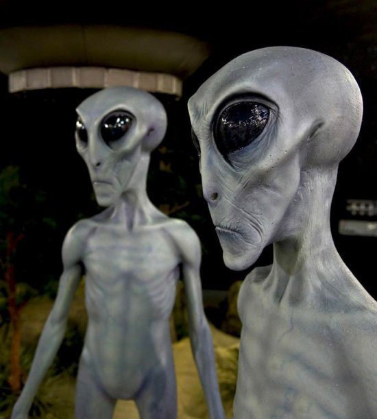 巴西军方曾击落UFO 外星人被活捉