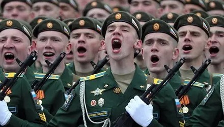 俄罗斯阅兵时喊的“乌拉”是什么意思?