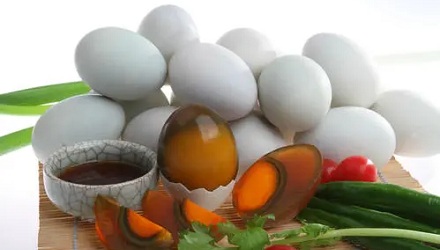 皮蛋是什么蛋做的？皮蛋为什么用鸭蛋而不用鸡蛋做？