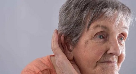 听力下降容易得老年痴呆是真的吗
