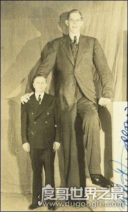 世界最高的人 吉尼斯世界纪录有记载的世界上最高的人