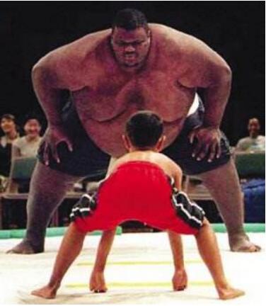 美国相扑运动员曼尼·亚伯勒，以830斤的体重获吉尼斯世界纪录