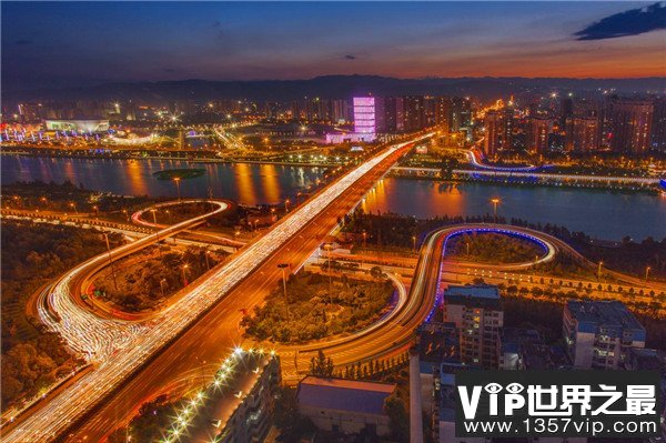 中国最穷十大城市排名，贵阳排第一银川排第二(长沙也上榜)